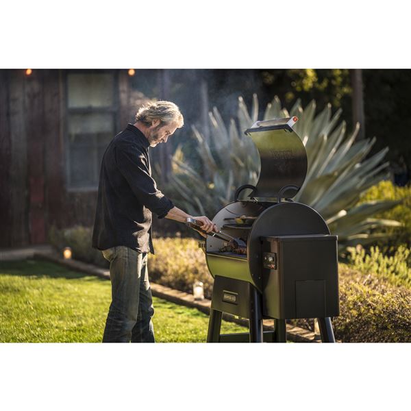 Peletový gril Traeger IRONWOOD 885 